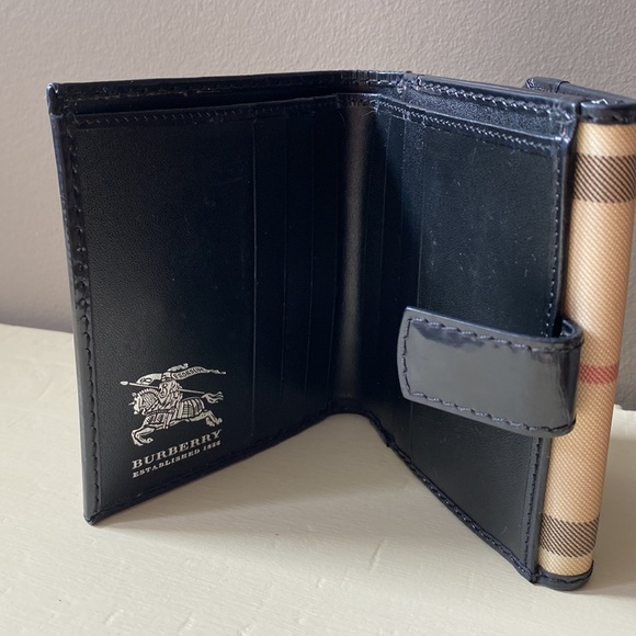 Burberry Wallet - Picture 4 of 5
